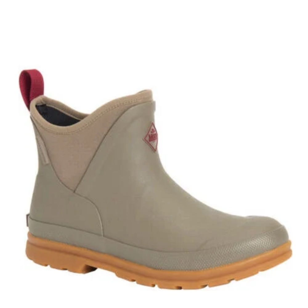 Women's Originals Ankle Boot
Color - Brown 
Width - Medium 
Size - 9